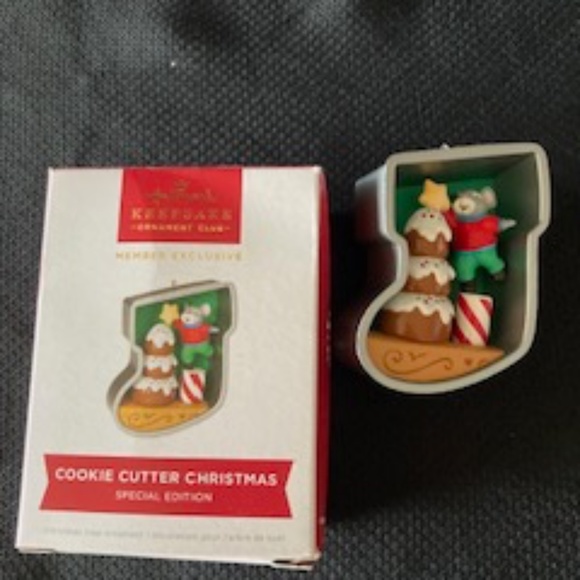 2022 Cookie Cutter Christmas Hallmark KeepsakeOrnament